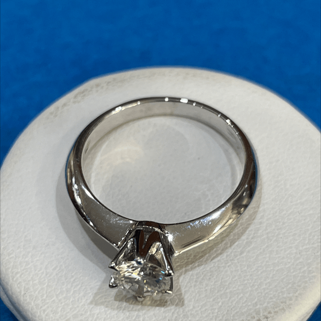 ANELLO SOLITARIO DIAMANTE NATURALE 0,56 Ct. VVS2 