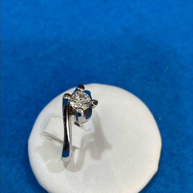 ANELLO SOLITARIO DIAMANTE 0,53 ct. G color IF 
