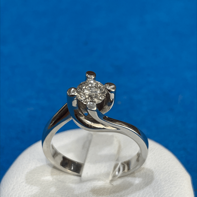 ANELLO SOLITARIO DIAMANTE 0,53 ct. G color IF 