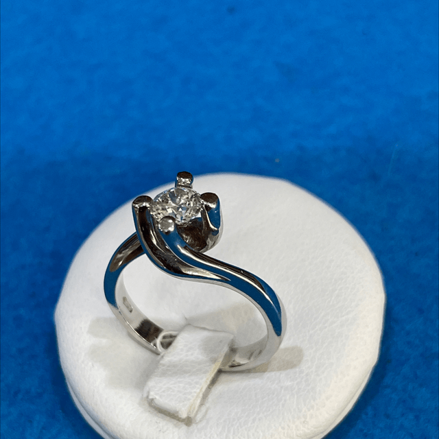 ANELLO SOLITARIO DIAMANTE 0,53 ct. G color IF 