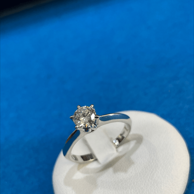ANELLO SOLITARIO DIAMANTE NATURALE 0,56 Ct. VVS2 