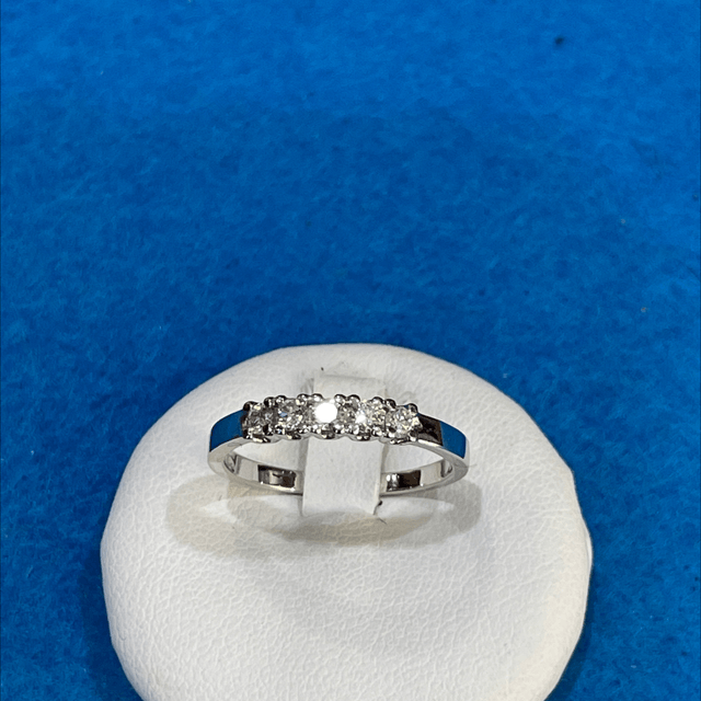 Veretta oro bianco 750/000 5 diamanti 0,25 ct. G color VVS