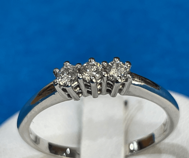 ANELLO DIAMANTI TRILOGY 0,21 Ct. 